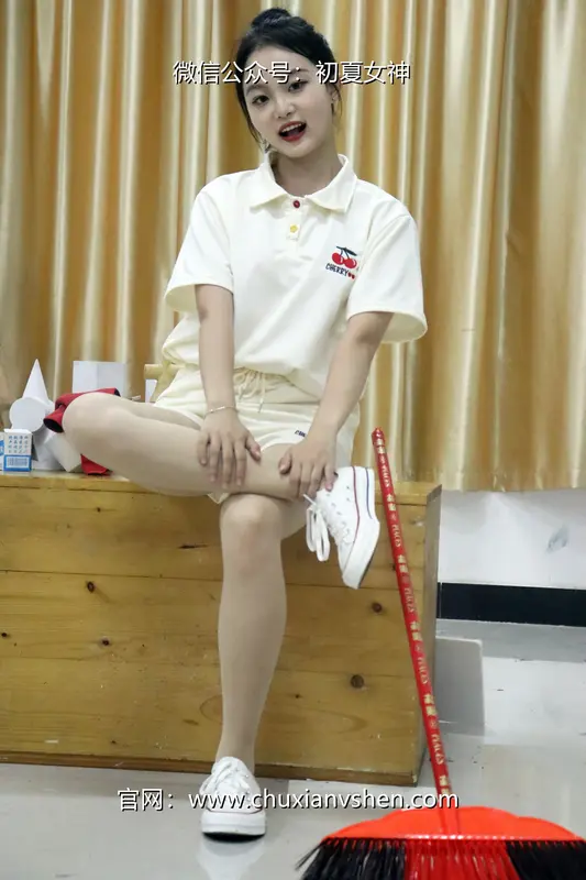 初夏女神 NO.078 双双 打扫教室 - 初夏女神